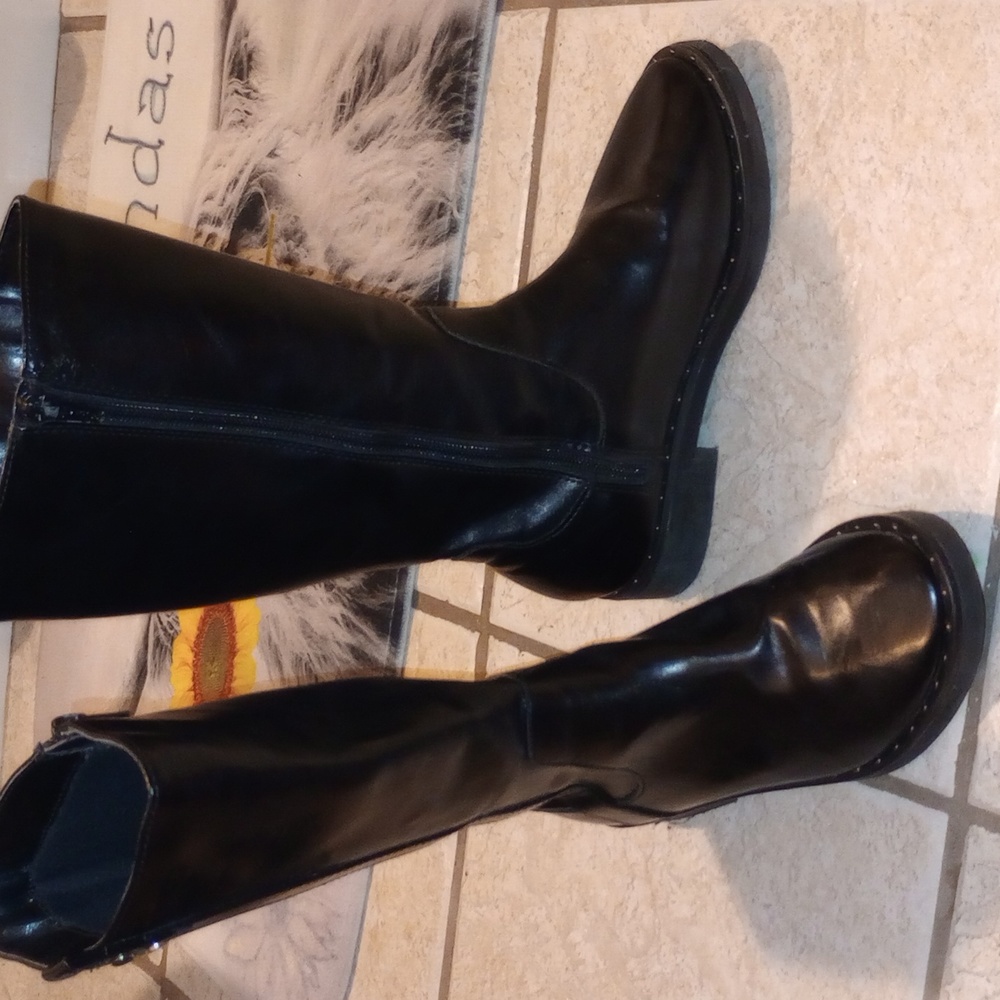 Wonder nation boots soft inside warm size 3 in kids size 5 in women black